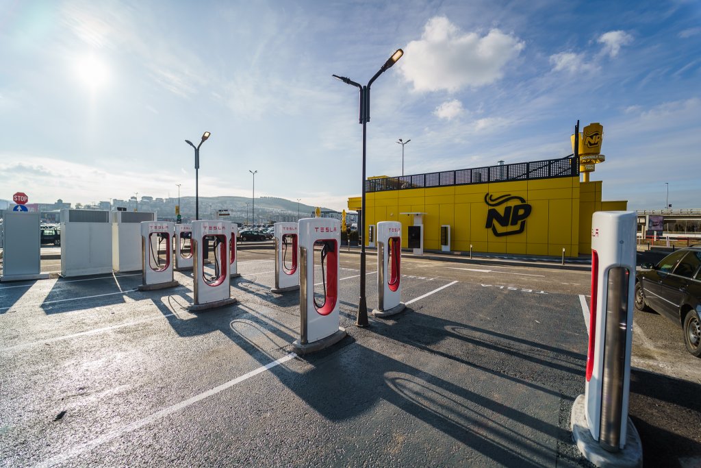 Supercharger-ul lui Elon Musk a ajuns la Cluj