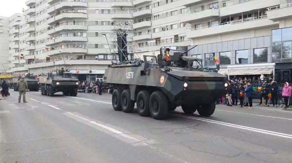 Repetiții la Alba Iulia pentru 1 Decembrie: Soldați, elicoptere, avioane F16, lansatoare HIMARS, plus un detaşament de militari francezi
