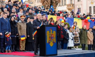 Noi imagini SPECTACULOASE de la parada de 1 Decembrie. Clujenii s-au fotografiat cu primarul Boc