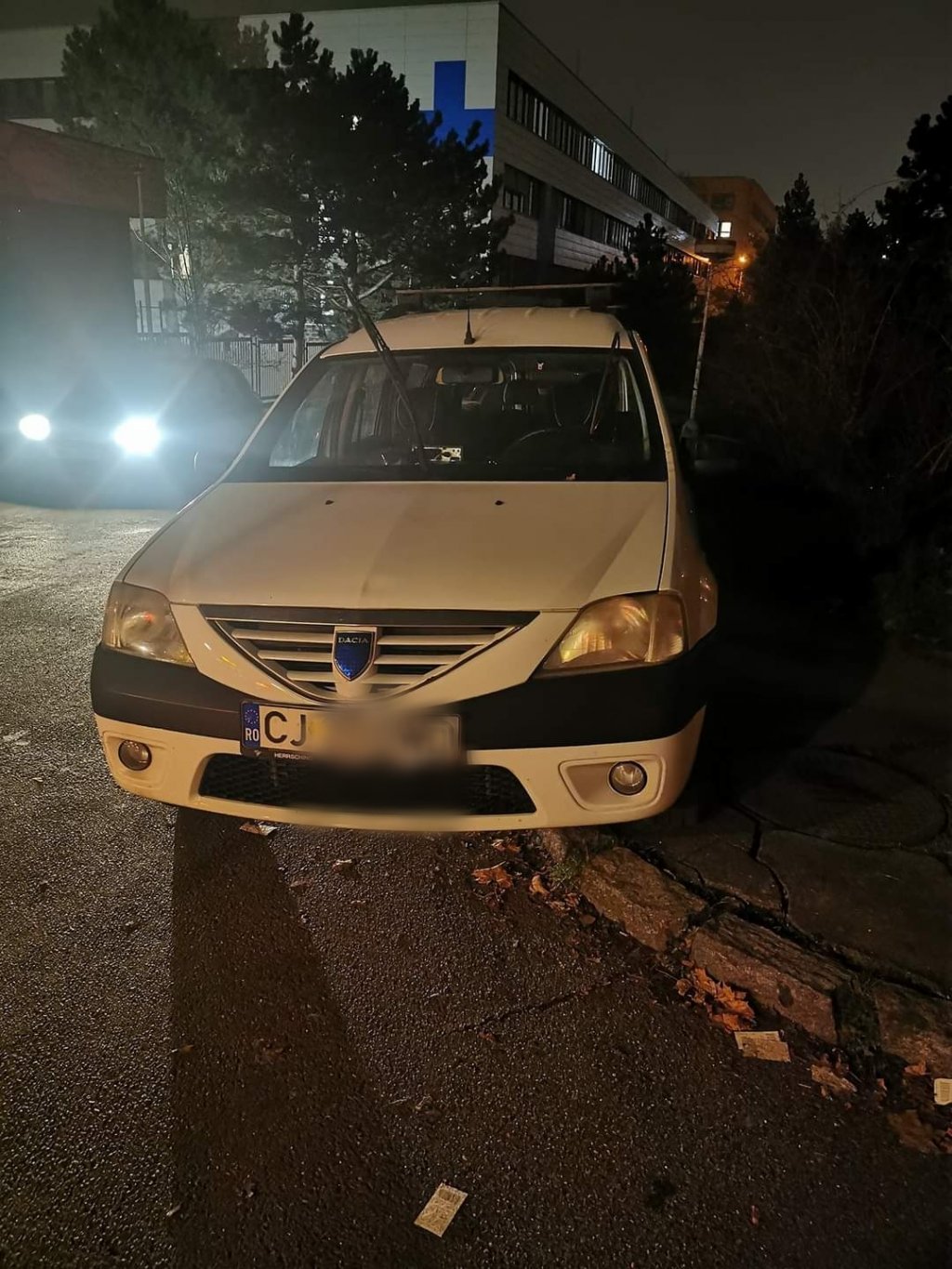 Un șofer din Cluj a blocat intrarea unui hotel din Praga: "Ne faci de râs"