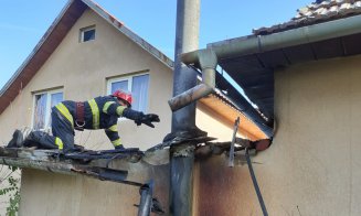 Încă un incendiu în Cluj. Tot din cauza coșului de fum a luat foc și acoperișul casei din Bucea. Cum evităm astfel de situații?