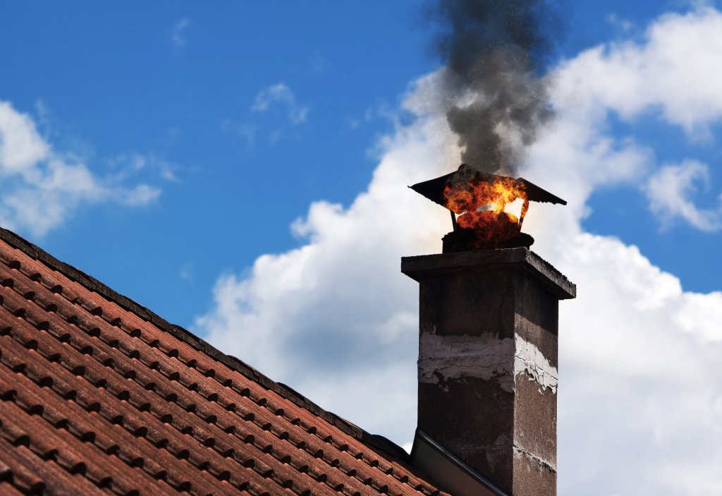 Incediu după incendiu în Cluj. Hornul lovește pentru a treia oară în județ în ultimele 24 de ore și aprinde o casă în Cătina