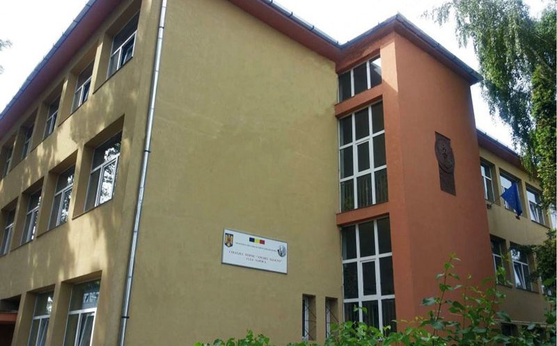 Boc: "Colegiul Tehnic ”Anghel Saligny” rămâne pe loc"