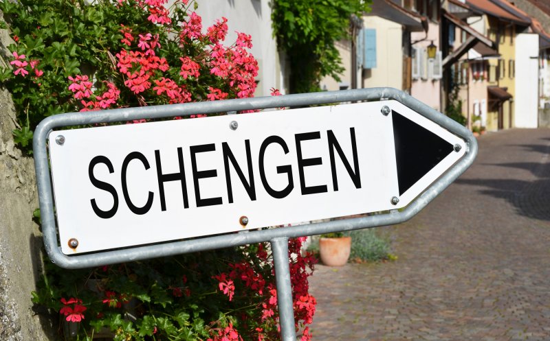 CEO bancă controlată de austrieci în România: Susținem activ și fără echivoc aderarea României la Schengen