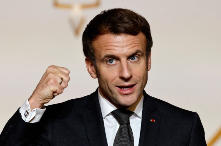 "Revoluție pentru contracepție" în Franța. Macron le va da prezervative gratuite tinerilor/ Femeile sub 25 de ani primesc anticoncepționale gratuit