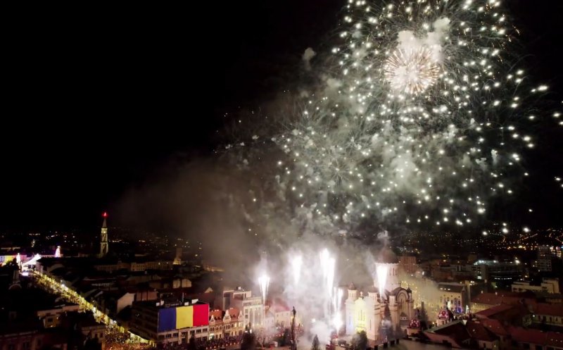 Ziua de Cluj | VIDEO: Imagini superbe de la spectacolul de drone și  artificii de la Cluj-Napoca, de 1 Decembrie