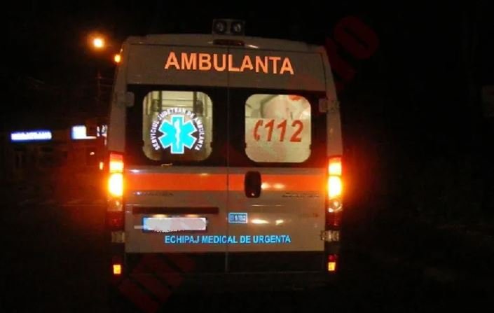 Băiat de 14 ani, înjunghiat de tată la tăiatul porcului/ Copilul a murit