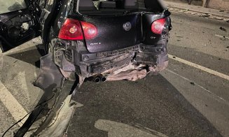 ACCIDENT cu 3 maşini în Floreşti, după miezul nopţii: Viraj fără acordare de prioritate, cu maşini făcute praf