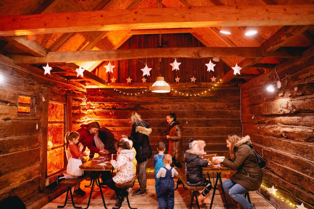 Floreștenii, așteptați la Hambarul Faptelor Bune. Se strâng bani pentru 200 de copii bolnavi