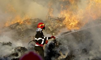 INCENDIU la Pata Rât: Au ars 10 mp deşeuri din plastic