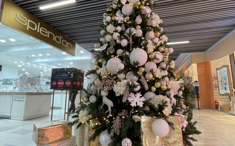 Decorațiuni spectaculoase de sărbători la Complexul Comercial Central