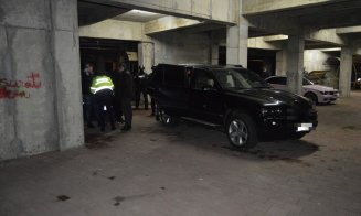 Cluj: Tânără drogată, prinsă de polițiști în toiul nopții. 7 permise și 3 certificate de înmatriculare reținute de oamenii legii