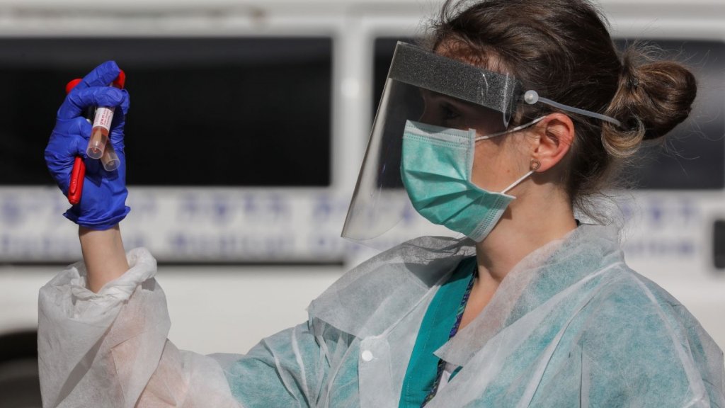 INSP: Peste o treime din cazurile cu Omicron confirmate au fost cu varianta BA.5