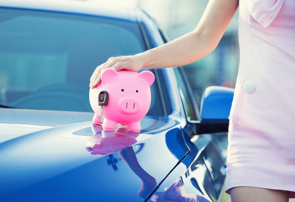 Descurajator. Românii cu salarii minime trebuie să strângă bani între 26 și 51 de ani ca să își cumpere o mașină... cu „Rabla”: „La Cluj e diferit”