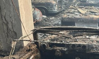 15 mașini de epocă, făcute scrum în incendiul de la Tetarom. Pagubele estimate ajung la 3 milioane de euro
