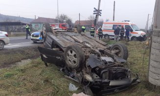 ACCIDENT pe Cluj-Gherla. O mașină a fost lovită de tren în Livada