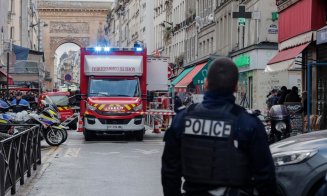 ATAC armat în Paris. Trei morţi