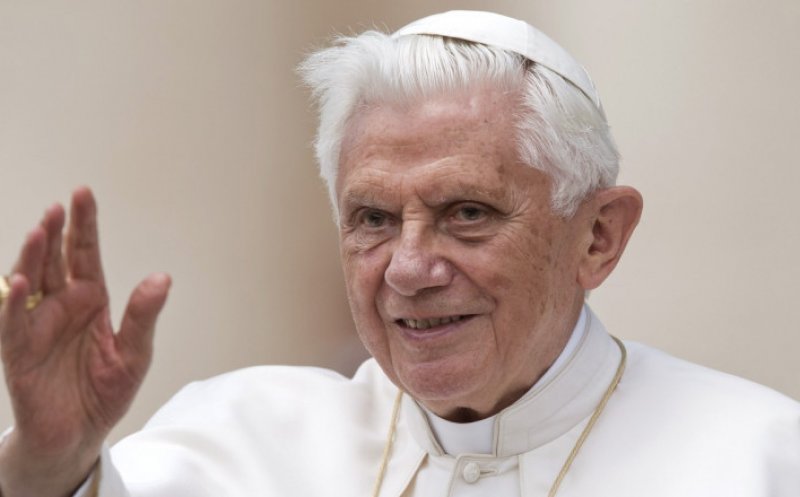 Fostul papă Benedict al XVI-lea a murit, anunţă Vaticanul