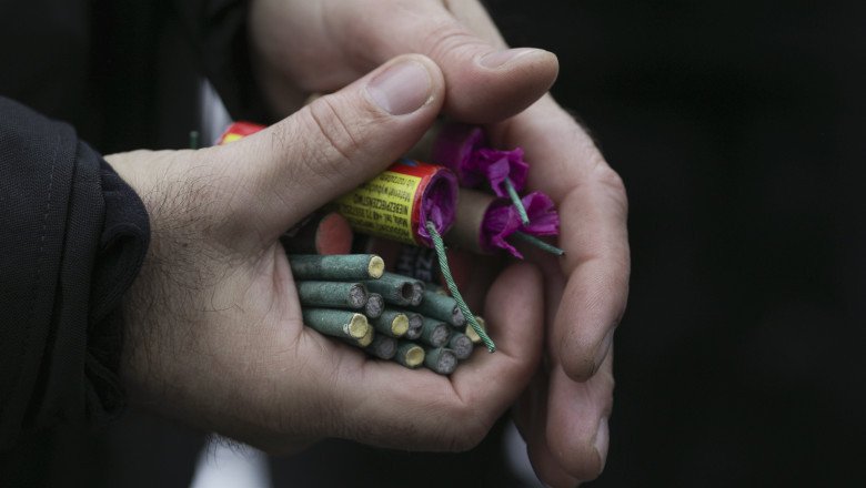 Polițiștii au confiscat peste 150 de tone de articole pirotehnice înainte de Revelion
