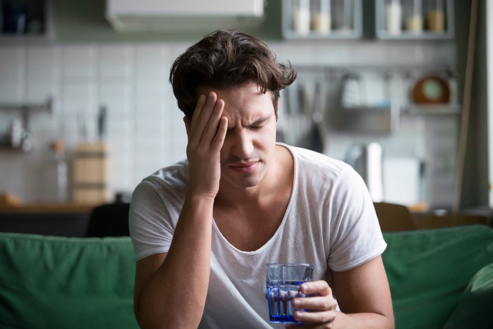 Cum scapi de mahmureală. 5 remedii care te ajută să îți revii rapid