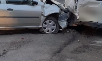 ACCIDENT cu trei mașini în Căpușu Mare. A intervenit SMURD-ul