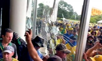 Atacul de la Capitoliu în varianta braziliană: Extremiștii pro-Bolsonaro au intrat cu forța şi au vandalizat Congresul, Curtea Supremă şi Palatul prez