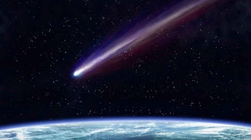 Se apropie de Pământ o cometă vizibilă o dată la 50.000 de ani. Când va putea fi observată cu ochiul liber