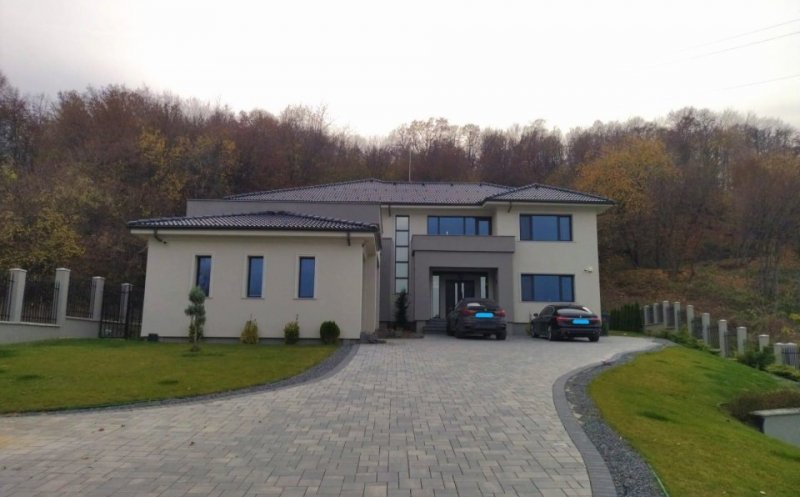Cum arată o vilă de peste 2 MILIOANE de euro din Cluj-Napoca