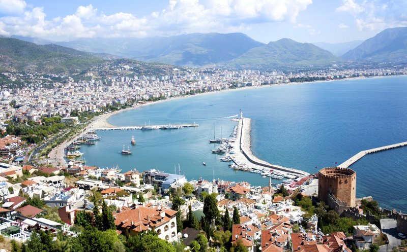 Zbor de la Cluj spre o destinație de vacanță iubită de români. Mai urmează alte 2 din aceeași țară