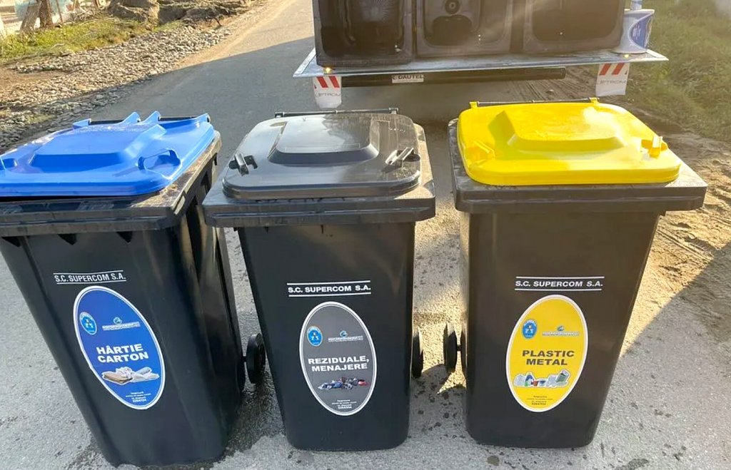 Sancţiuni pentru locuitorii din Chinteni, care nu vor semna contractele noi cu Supercom. Pubele cu cod de bare şi plata gunoiului, la kg