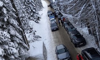 Clujenii au dat năvală la munte! Stațiunea Băișoara este la capacitate maximă / Drumul este blocat