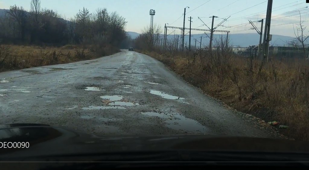 Clujean, revoltat de starea deplorabilă a drumului de pe strada Cheile Baciului: „De ani de zile fac sesizări, dar nu se face nimic”