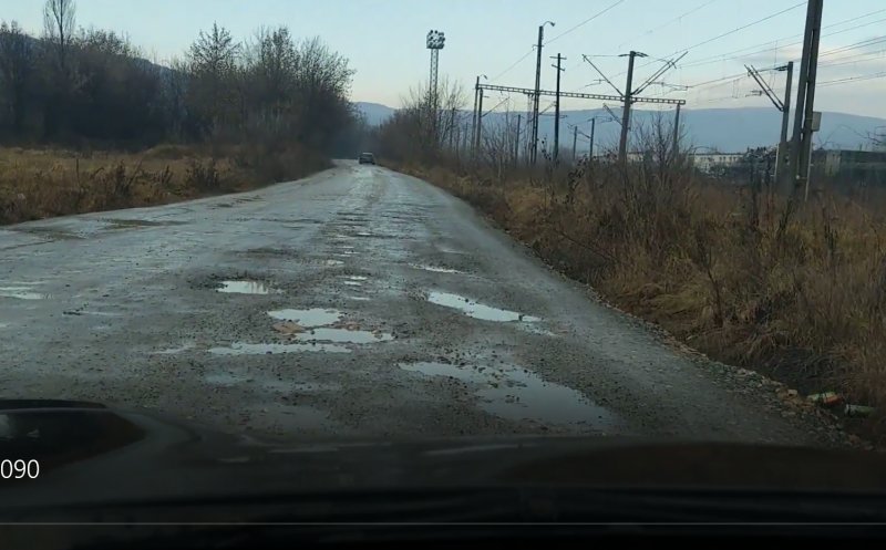 Clujean, revoltat de starea deplorabilă a drumului de pe strada Cheile Baciului: „De ani de zile fac sesizări, dar nu se face nimic”
