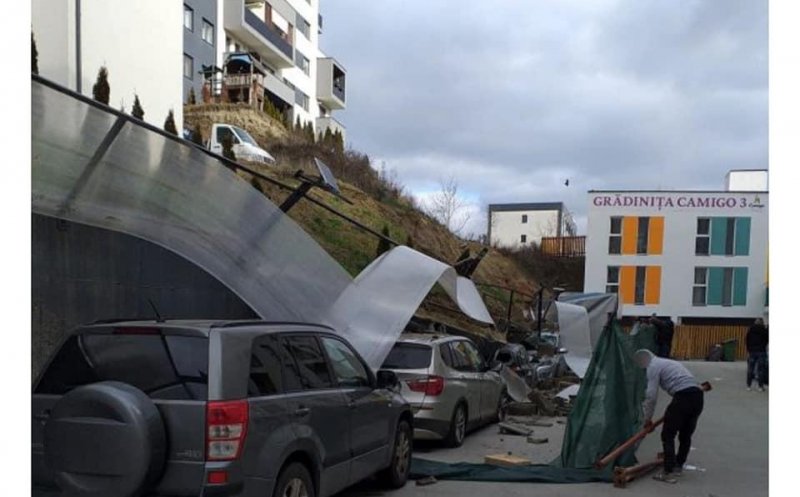 Viceprimarul Clujului, despre zidul prăbușit peste maşini: ''Imobilul nu are recepția facută''