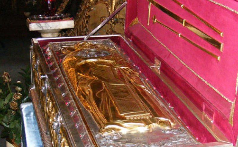 CALENDAR ORTODOX 27 ianuarie - Aducerea moaștelor Sfântului Ioan Gură de Aur