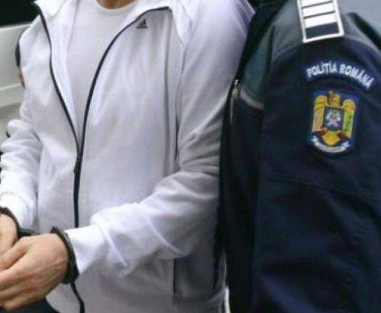 Un clujean a furat într-o oră aproape 100 kg de cabluri din cupru și deșeuri din aluminiu din curtea unei firme. Unde l-au prins