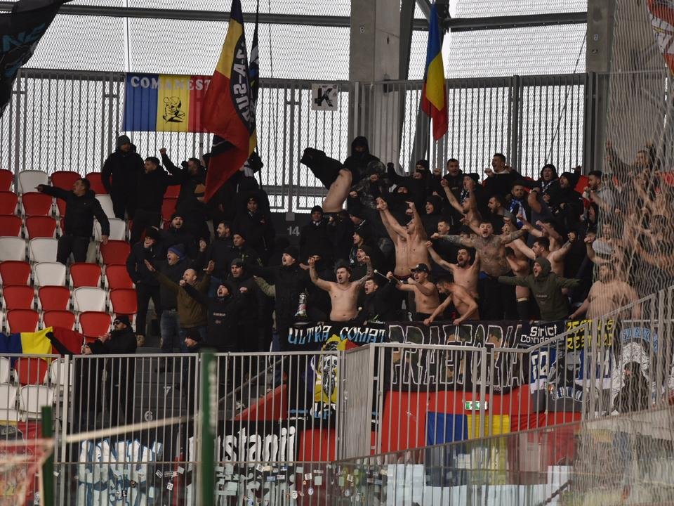 Presa din Ungaria, despre incidentele XENOFOBE ale galeriei craiovene la partida cu Sepsi