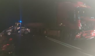 ACCIDENT în județul Cluj:  A intrat cu mașina într-un autotren după ce a pierdut controlul volanului