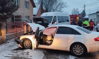 ACCIDENT în Bonţida între un microbuz și un autoturism. 3 persoane necesită îngrijiri medicale