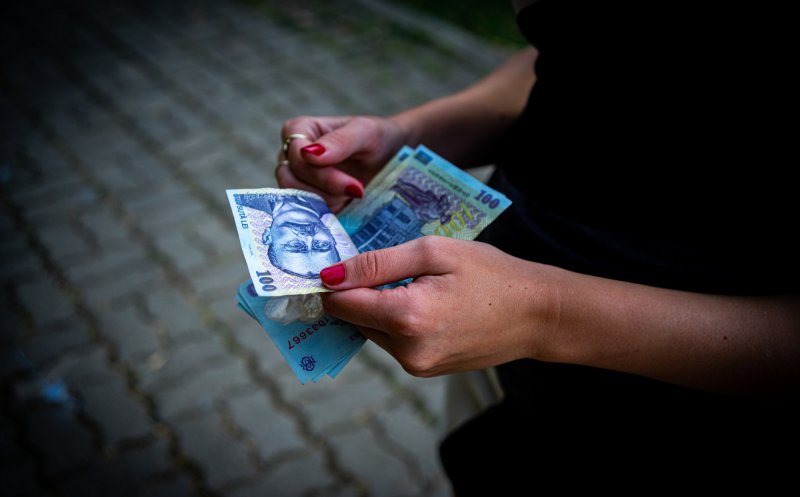 Oameni escrocați de o angajată Provident care le-a luat banii de rate. Femeia a fost condamnată cu suspendare
