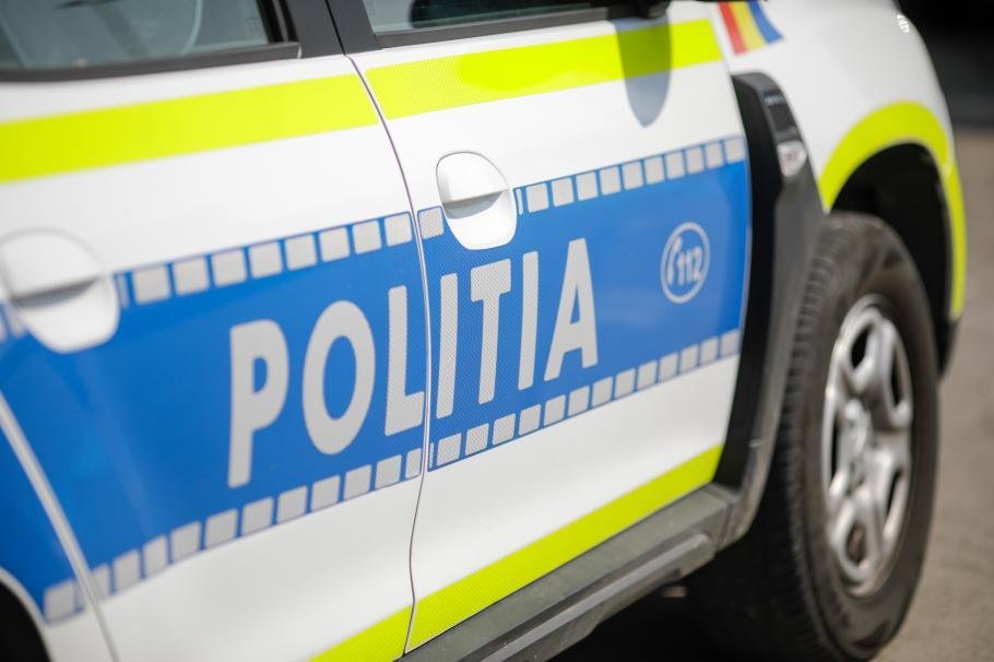 Un tânăr de 19 ani s-a spânzurat de grinda casei sale. Bunicul a fost cel care l-a găsit