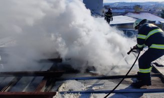 INCENDIU pe terasa unui bloc din centrul Clujului