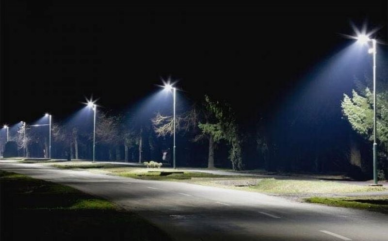 Continuă modernizarea iluminatului public pe străzile comunei Florești. Vestea bună dată de primarul Pivariu