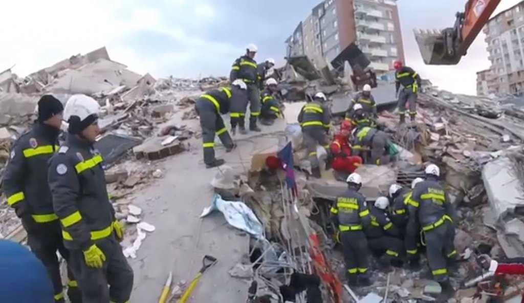 Seismul din Turcia. Salvatorii români au scos un bărbat de sub dărâmături şi acum încearcă să recupereze un adolescent