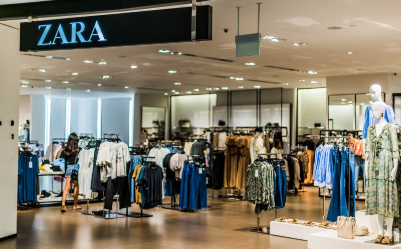 Unora le merge mai bine în criză. Angajații Zara, creșteri salariale de 20%