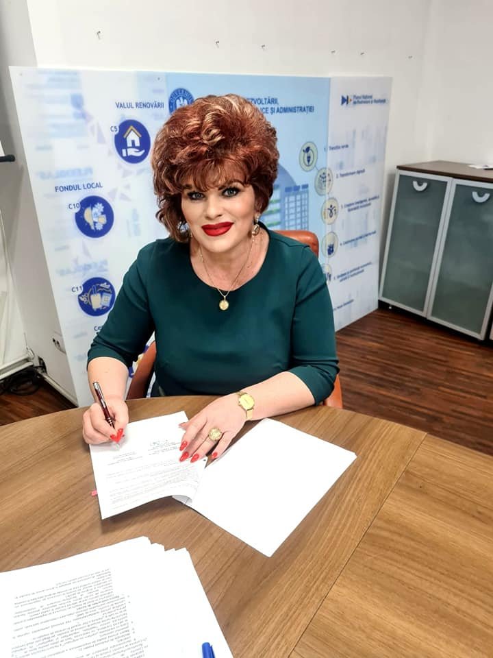 Comuna Chinteni devine SMART cu bani din PNRR. „Primărița de fier” a semnat contractul