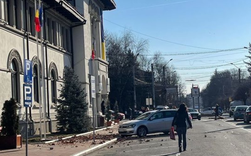 Replici cu magnitudinea peste 3 / Primăria Târgu Jiu, evacuată