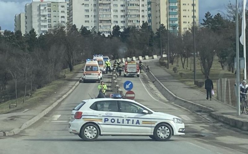 Accident în Mănăștur! O mașină a intrat în parapet, două victime