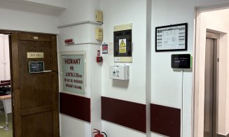 Truse de prim ajutor pe holurile unei facultăți din Cluj: „Just in case”