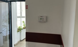 Truse de prim ajutor pe holurile unei facultăți din Cluj: „Just in case”